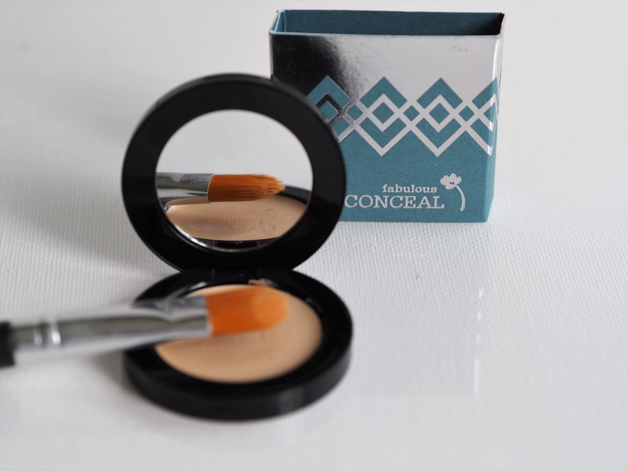 look fabulous forever concealer review